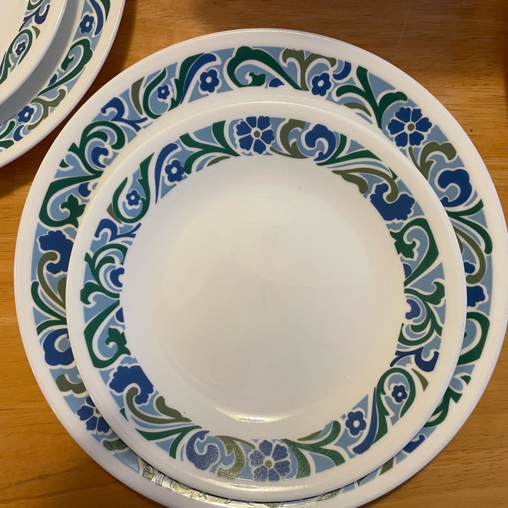 Corelle SERENITY Blue, (4) 8.5” Luncheon and (4) 6.75 desert,B&B plates
